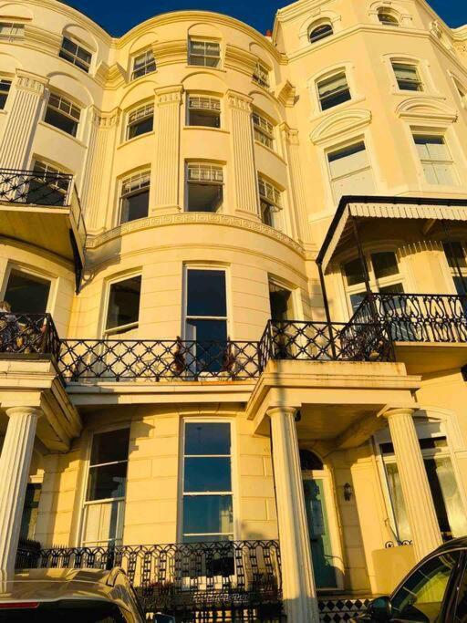 Stunning Seafront Apartment Brighton Exterior photo